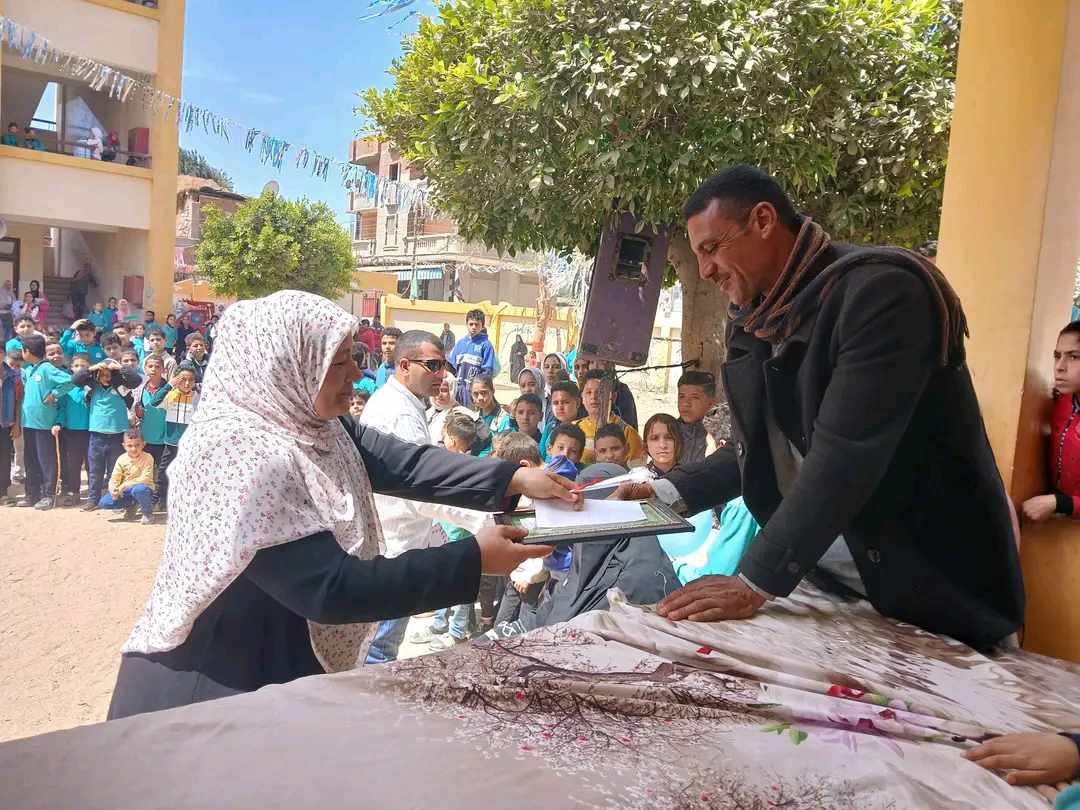 وهبة حياتها لتربية أبنائها منذ وفاة زوجها..قصة كفاح والدة صبري حسن الأم المثالية بالشرقية